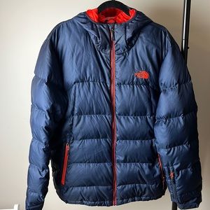 North Face 550 hooded puffer Size L in Navy with Orange interior EUC
